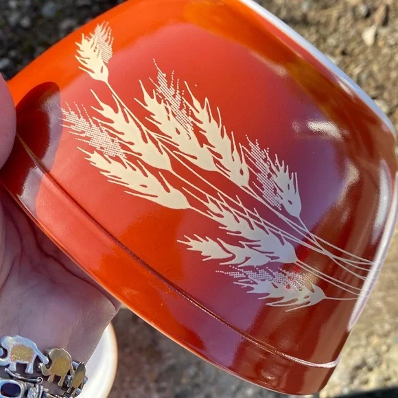Vintage but NEW Pyrex Mixing Bowl set of 4 - Picture 4 of 11